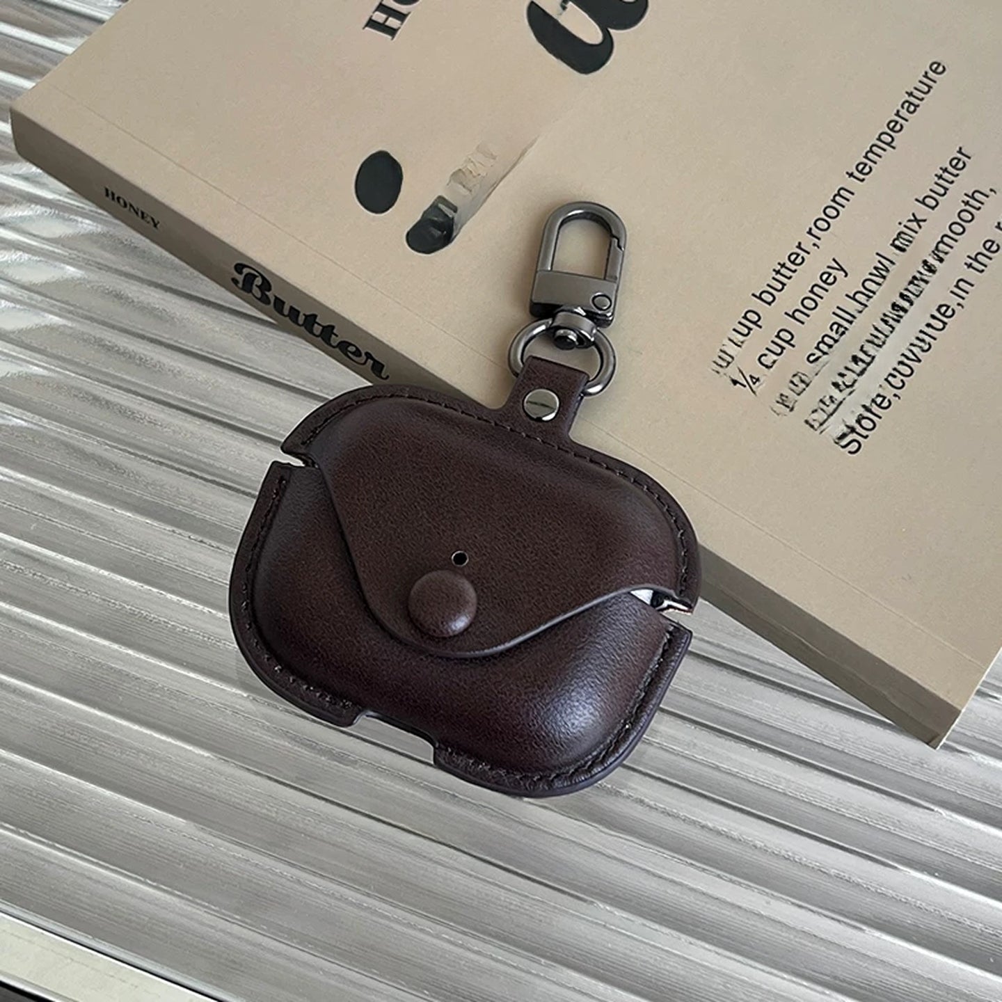 Vintage Leather AirPods Case with Detachable Lanyard