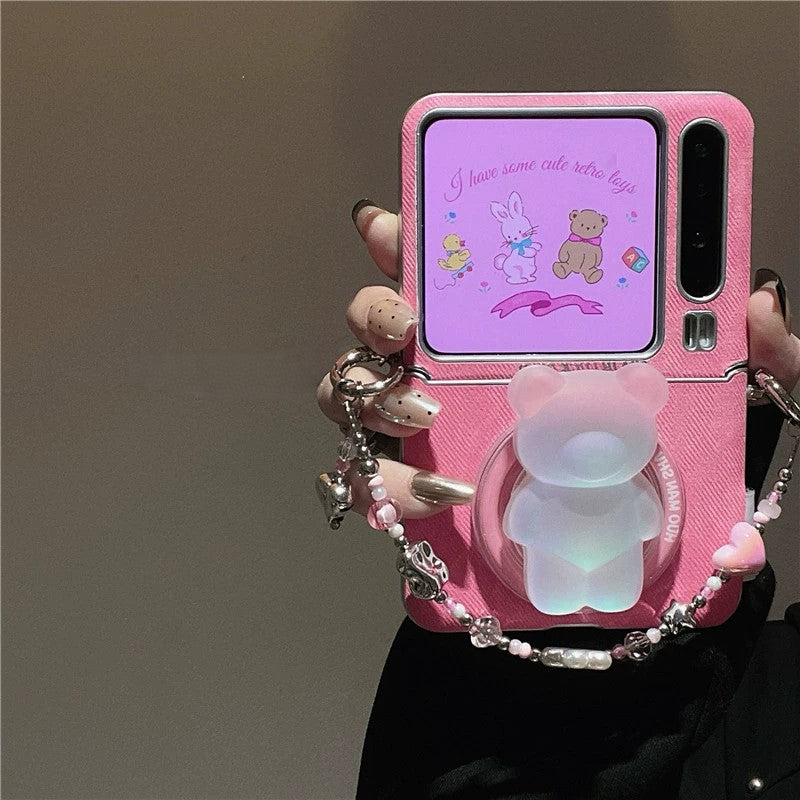 Galaxy Z Flip用 ピンクレザーテクスチャ ジェルベア マグネットスタンドケース ハートチェーン付き