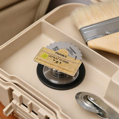丸鋸刃型MagSafeスマホホルダー、工業系木工デザインスタンド